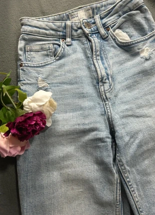 Jean Bershka Mom Slim taille haute déchiré T.32 XXS, marque: Bershka, état: Très bon état, taille: XXS / 32 / 4, 8,00 €, 9,10 € Protection acheteurs incluse