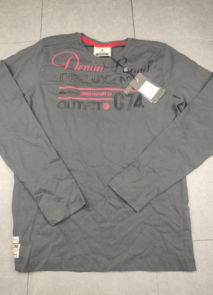 Tee shirt manche longue Deeluxe taille M, marque: Deeluxe, état: Neuf avec étiquette, taille: M, 8,00 €, 9,10 € Protection acheteurs (Pro) incluse