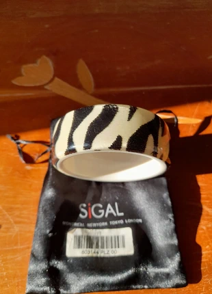 Bracciale Rigido Zebra Print, marca: Sigal, estado: Muito bom, €10.00, €11.20 inclui Proteção do Comprador
