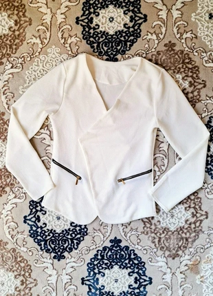 Veste cintrée blanche élégante avec zips dorés - Chic minimaliste, marque: Vintage Dressing, état: Neuf sans étiquette, taille: S / 36 / 8, 10,00 €, 11,20 € Protection acheteurs (Pro) incluse