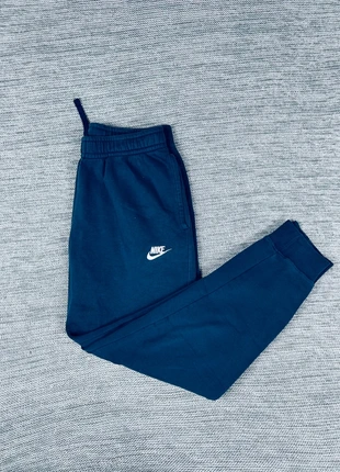 Pantalon de sport / Jogging Nike bleu marine logo broder blanc S Y2K street wear, brand: Nike, condition: Good, size: S, €14.00, €15.40 includes Buyer Protection