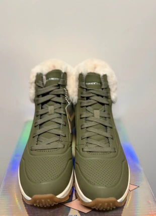 Skechers basket Uno Montante Kaki -38, marque: Skechers, état: Neuf avec étiquette, taille: 38, 65,00 €, 68,95 € Protection acheteurs incluse