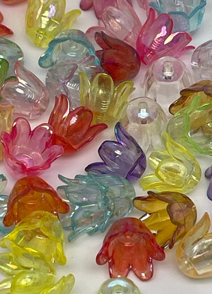 50 perles fleurs en acrylique 9x11 mm, état: Très bon état, 1,90 €, 2,70 € Protection acheteurs incluse