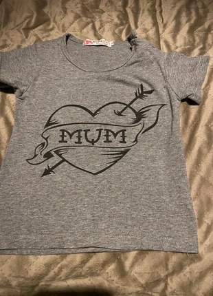 Grijs T-shirt, mt 100, staat: Goed, maat: 3 jaar / 98 cm, € 1,00, € 1,75 inclusief Kopersbescherming