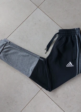 Adidas – Jogging bicolore noir et gris – Taille XS – Coton – Très bon état, marke: adidas, zustand: Sehr gut, größe: XS, 13,00 €, 14,35 € inklusive Vinted-Käuferschutz