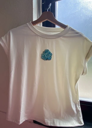T shirt bead embroidered shell, marque: Summer, état: Neuf sans étiquette, taille: S / 36 / 8, 29,00 €, 31,15 € Protection acheteurs incluse