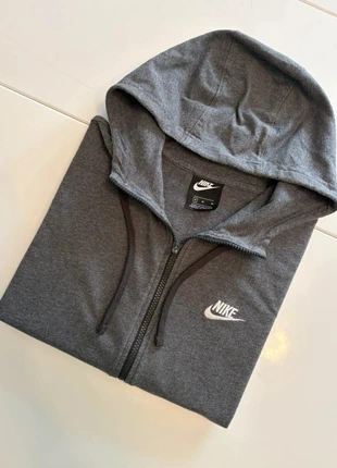 Veste à capuche Nike – Gris – Taille M – Très bon état (9/10), marke: Nike, zustand: Sehr gut, größe: M, 27,00 €, 29,05 € inklusive Vinted-Käuferschutz