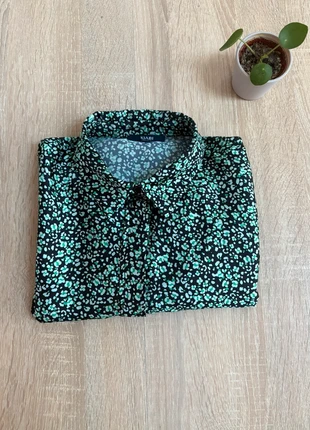 Chemisier fleuris verte et noir taille S Kiabi, marke: Kiabi, zustand: Sehr gut, größe: S / 36 / 8, 11,50 €, 12,78 € inklusive Vinted-Käuferschutz