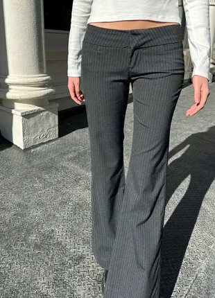 Pantalon Élégant à Taille Basse à Rayures, Taille Asian M, merk: Aesthetic, staat: Heel goed, maat: M / 38 / 10, € 44,99, € 47,94 inclusief Kopersbescherming