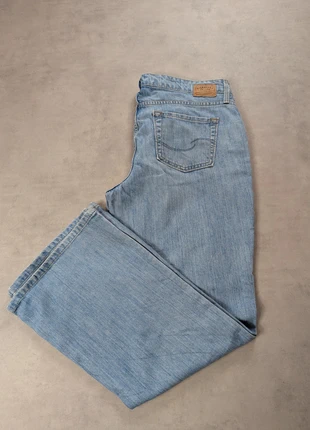 Jean Levi's low rise bootcut bleu FR42           L16JL1363, marke: Levi's, zustand: Sehr gut, größe: XL / 42 / 14, 20,90 €, 22,65 € beinhaltet Vinted-Käuferschutz Pro
