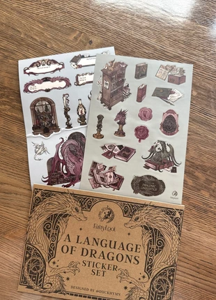 Fairyloot a language of dragons sticker set, merk: FairyLoot, staat: Nieuw met prijskaartje, maat: Universeel, € 3,50, € 4,38 inclusief Kopersbescherming
