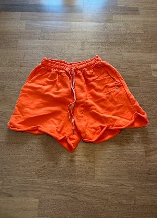 Pantaloncini tuta arancioni (M), marke: Tuta, zustand: Neu, größe: M / 38 / 10, 10,00 €, 11,20 € inklusive Vinted-Käuferschutz