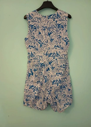 Blue & white floral playsuit, brand: About Betty, condizioni: Buone, taglia: S / IT 40 / EU 36, €3.25, €4.11 include la Protezione acquisti