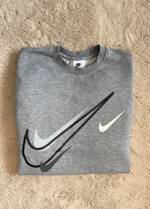 Pull Nike gris / Nike, merk: Nike, staat: Heel goed, maat: S, € 15,00, € 16,45 inclusief Kopersbescherming