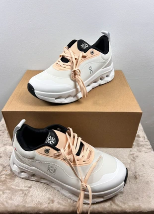 On Running x Loewe Cloudtilt White & Pastel Orange – Size 38, marque: On Running x LOEWE, état: Neuf avec étiquette, taille: 38, 115,00 €, 121,45 € Protection acheteurs incluse