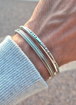 Lot 2 bracelets joncs gris argentés ajustables élégants minimalistes chic, merk: Minym, staat: Nieuw zonder prijskaartje, € 19,99, € 21,69 inclusief Kopersbescherming Pro