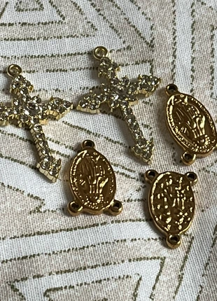 Divine Gold Charms – Set van 5, condizioni: Nuovo senza cartellino, €1.00, €1.75 include la Protezione acquisti Pro