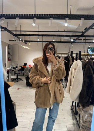 Manteau en fausse fourrure taupe miel oversize à capuche, brand: Giovanni, condition: New with tags, size: M / 38 / 10, €179.00, €188.65 includes Buyer Protection Pro