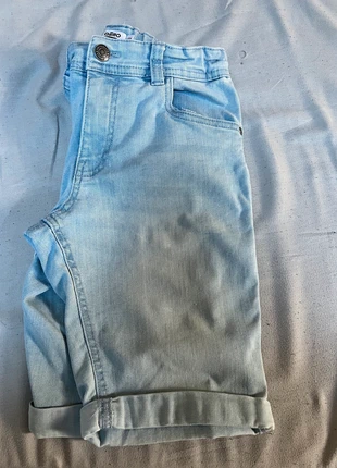 Short jean bleu gémo ajustable, marke: Gémo, zustand: Neu, größe: 12 Jahre / 152, 15,00 €, 16,45 € inklusive Vinted-Käuferschutz