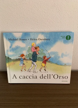 Albo illustrato “A caccia dell’orso” Edzione piccola del Corriere della sera. Copertina rigida, état: Très bon état, 6,50 €, 7,53 € Protection acheteurs incluse