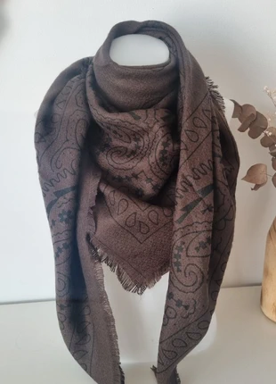Echarpe neuve carré bandana chocolat 130/130cm, marque: Boutique indépendante, état: Très bon état, 19,00 €, 20,65 € Protection acheteurs incluse