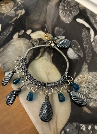 Orecchino singolo vintage etnico – con ciondoli foglia e gocce blu, marca: Vintage Dressing, estado: Bom, €3.00, €3.85 inclui Proteção do Comprador