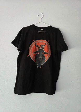 Goat shirt goth, merk: Vintage Dressing, staat: Heel goed, maat: L / 40 / 12, € 5,00, € 5,95 inclusief Kopersbescherming