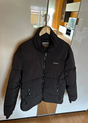 Abrigo Bershka, marca: Bershka, estado: Muy bueno, tamaño: S, 12,00 €, 13,30 € Protección al comprador incluida