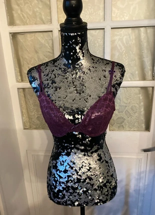 Jolie soutien gorge 90 C tulle Jacquard violet, état: Très bon état, taille: 90C, 4,00 €, 4,90 € Protection acheteurs incluse