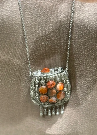 Collier sac, état: Très bon état, 30,00 €, 32,20 € Protection acheteurs incluse