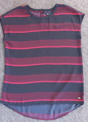 Top Tommy Hilfiger a righe navy e rosso con dettagli a pois - taglia XS, brand: Tommy Hilfiger, condizioni: Ottime, taglia: XS / IT 38 / EU 34, €12.00, €13.30 include la Protezione acquisti