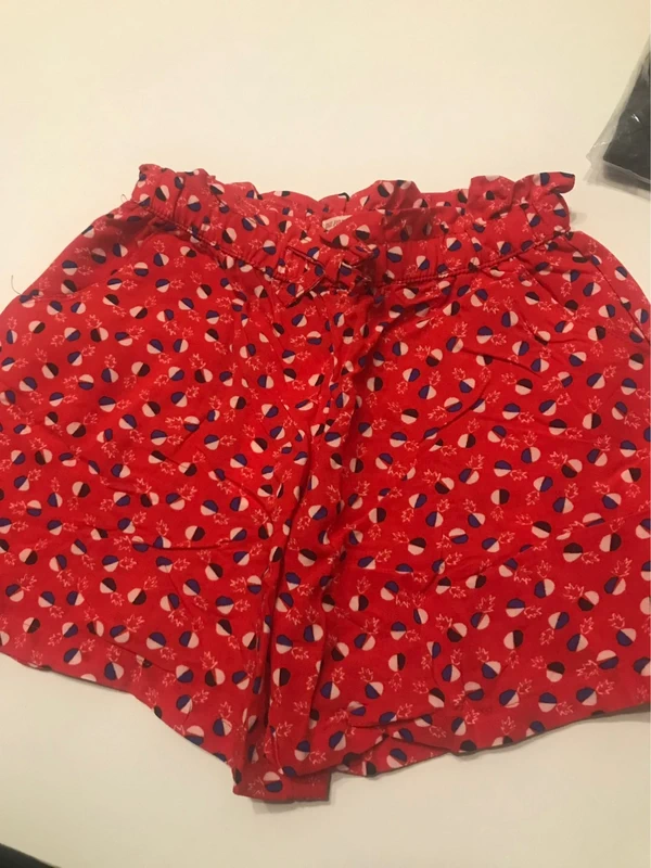 Short neuf rouge