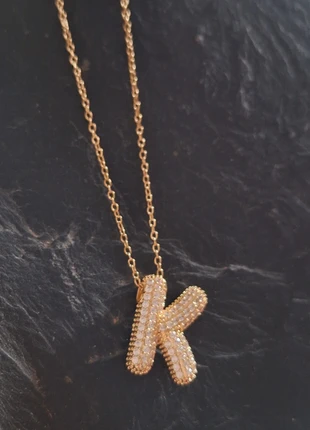 Chaine en acier inoxydable couleur or breloque alphabet strass K, estado: Muy bueno, 16,00 €, 17,50 € Protección al comprador Pro incluida