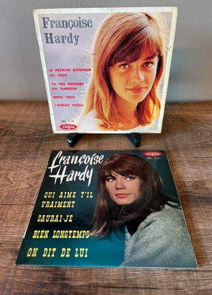 Lot 2 Vinyles Françoise Hardy ( 2x Vinyl 7’s ), estado: Muy bueno, 15,00 €, 16,45 € Protección al comprador incluida