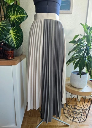 Jupe kaki et beige plissée asymétrique - The Frankie Shop - Taille M - 38, marca: The Frankie Shop, estado: Muy bueno, tamaño: M / 38 / 10, 75,00 €, 79,45 € Protección al comprador incluida