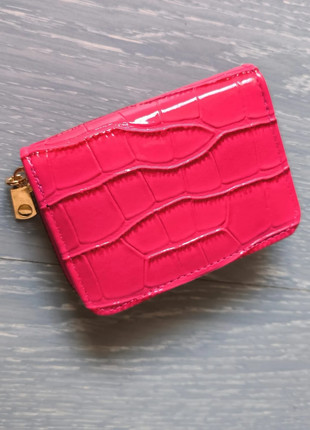 Porte-monnaie rose effet croco – Chic & compact – Neuf, marque: Tendance, état: Neuf sans étiquette, 8,00 €, 9,10 € Protection acheteurs incluse