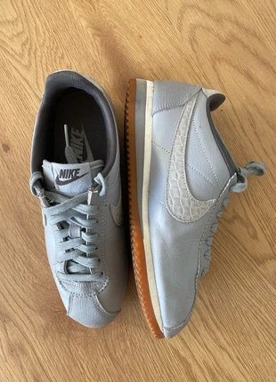 Nike Classic Cortez Cuir LUX, marke: Nike, zustand: Sehr gut, größe: 38, 27,90 €, 30,00 € inklusive Vinted-Käuferschutz