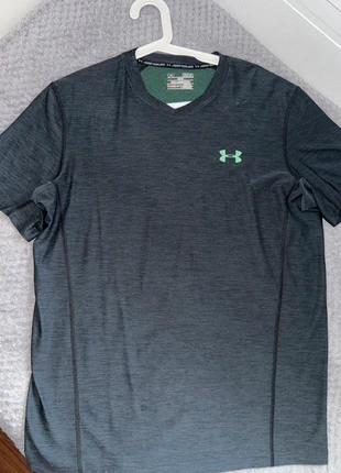 Under Armour HeatGear Fitted Performance Shirt – Size M, brand: Under Armour, condition: Very good, size: M, €9.50, €10.68 includes Buyer Protection