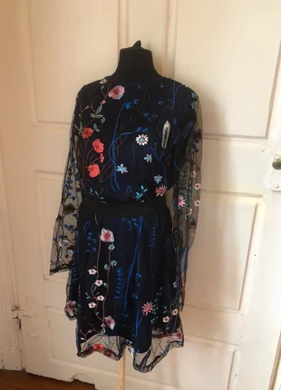 Robe bleue brodée, merk: Inconnu, staat: Heel goed, maat: XS / 34 / 6, € 10,00, € 11,20 inclusief Kopersbescherming