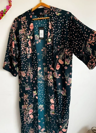 Long kimono fleuri sur fond vert très foncé, taille 40, brand: New Look, condition: New with tags, size: L / 40 / 12, €18.00, €19.60 includes Buyer Protection