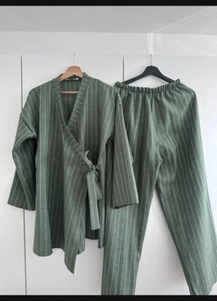 Ensemble fluide, brand: sans marque, condition: Very good, size: L / 40 / 12, €15.00, €16.45 includes Buyer Protection