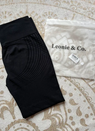 Legging Léonie & co, brand: Léonie & Co, condizioni: Nuovo senza cartellino, taglia: XL / IT 46 / EU 42, €35.00, €37.45 include la Protezione acquisti