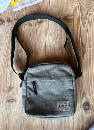 Sacoche grise unisexe, marca: Saskhi, estado: Bueno, 2,00 €, 2,80 € Protección al comprador incluida