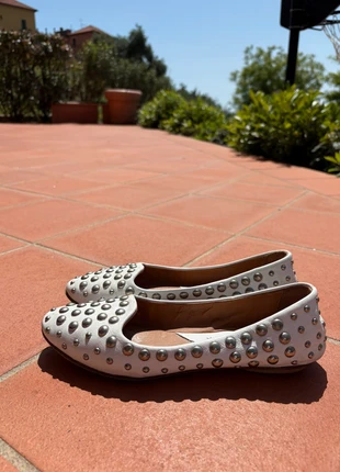 Ballerine bianche con borchie, marca: love bruglia, estado: Muito bom, tamanho: 38, €35.00, €37.45 inclui Proteção do Comprador