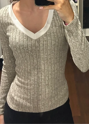 t-shirt à manche longue col en V, marke: Shein, zustand: Sehr gut, größe: S / 36 / 8, 5,00 €, 5,95 € inklusive Vinted-Käuferschutz