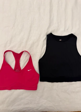 Set top sportivi, marca: Nike, estado: Muy bueno, tamaño: M, 15,00 €, 16,45 € Protección al comprador incluida