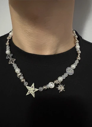 Collana Perline Unisex Stile Y2K - Charms Stelle, Perle e Lettere, marque: New Look, état: Très bon état, 8,00 €, 9,10 € Protection acheteurs incluse