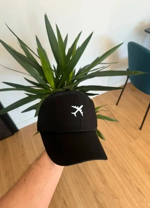 Casquette Noir Logo Avion, merk: Boutique Parisienne, staat: Nieuw zonder prijskaartje, maat: Universele maat, € 9,90, € 11,10 inclusief Kopersbescherming Pro