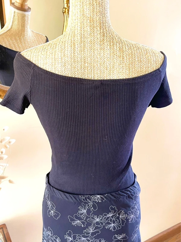 Sublime Top noir côtelé épaule découverte style bardot taille M - photo numéro 6