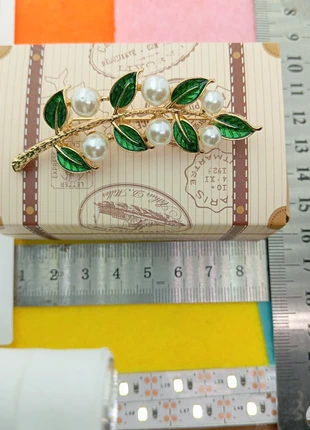 Broche avec la boîte, marca: Broche.fr, estado: Muito bom, €5.00, €5.95 inclui Proteção do Comprador Pro